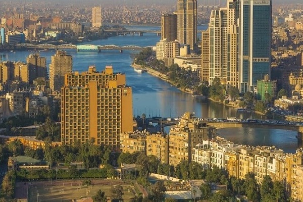 دراستان: أراضي مصر وشركاتها في قبضة الإمارات والسعودية